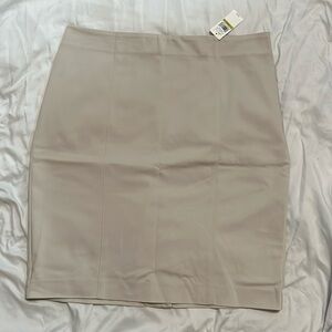 Van Heusen skirt Tan Size 14